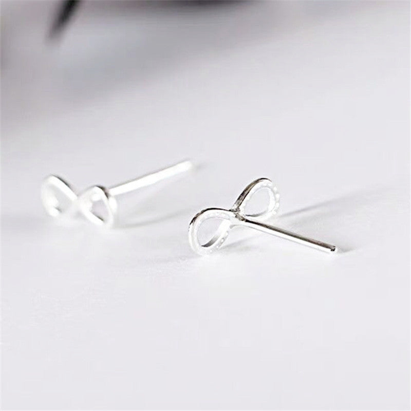 Charming Silver Earring for Any Occasion