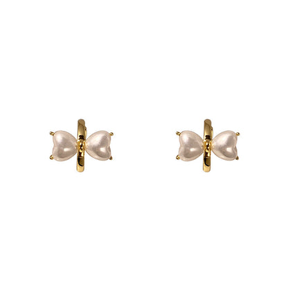 Classic Pearl Earring with Timeless Appeal