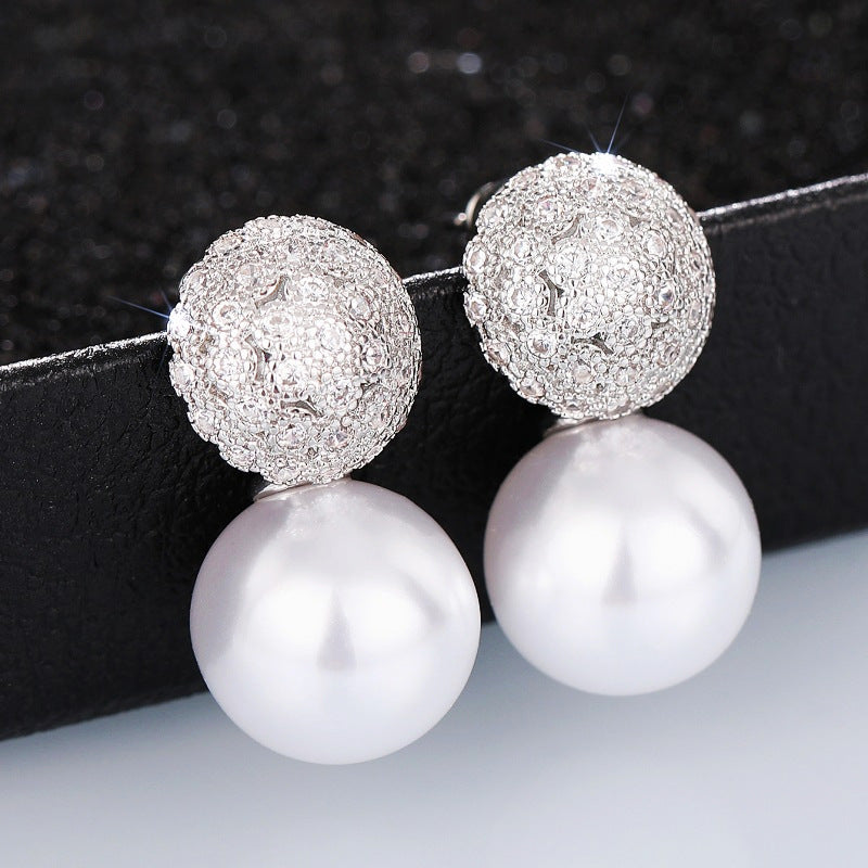 Charming Pearl Earring for Any Occasion