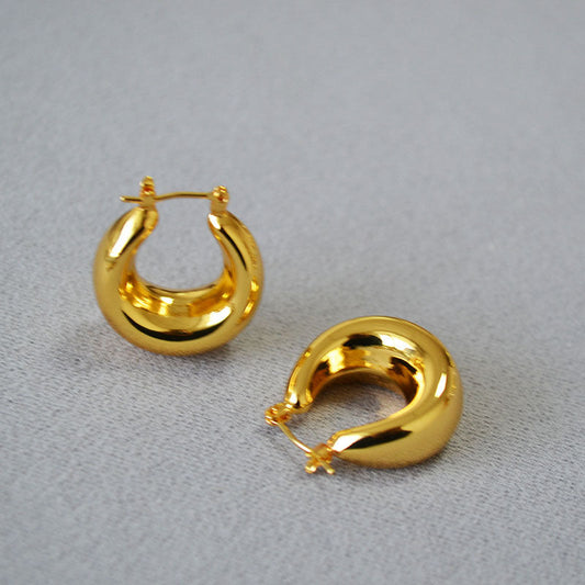Charming Gold Earring for Any Occasion