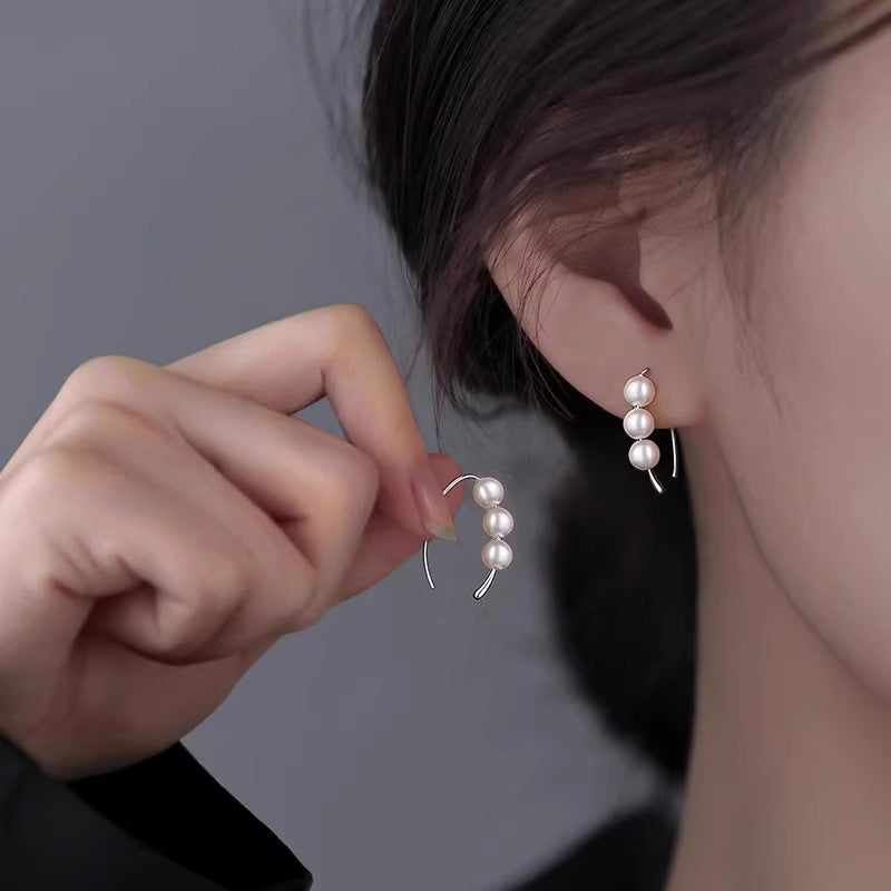 Classic Pearl Earring with Timeless Appeal
