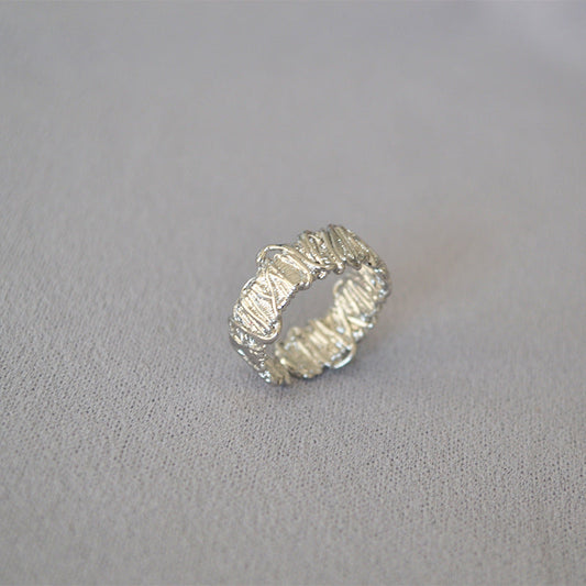 Romantic Gold Ring for Special Moments
