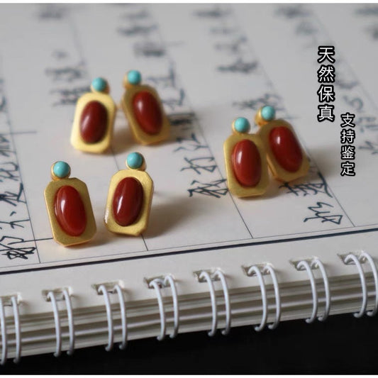 Romantic Gold Earring for Special Moments