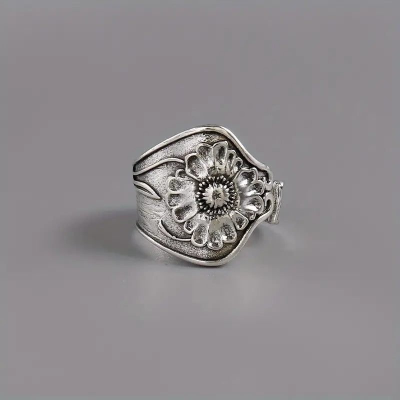 Classic Ring with Timeless Appeal