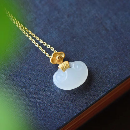Beautiful Gold Set with Unique Style