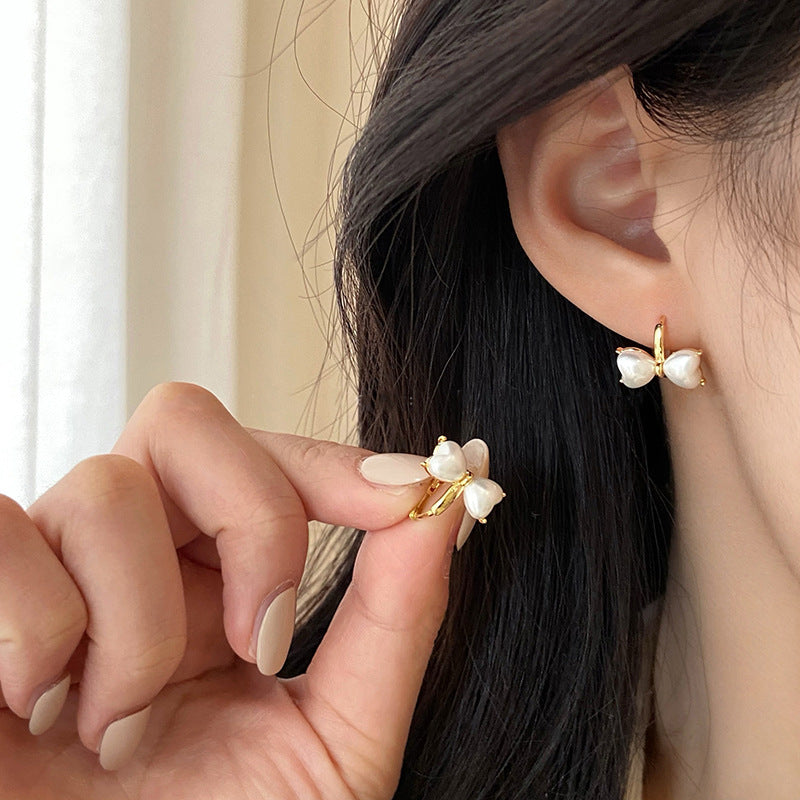 Classic Pearl Earring with Timeless Appeal