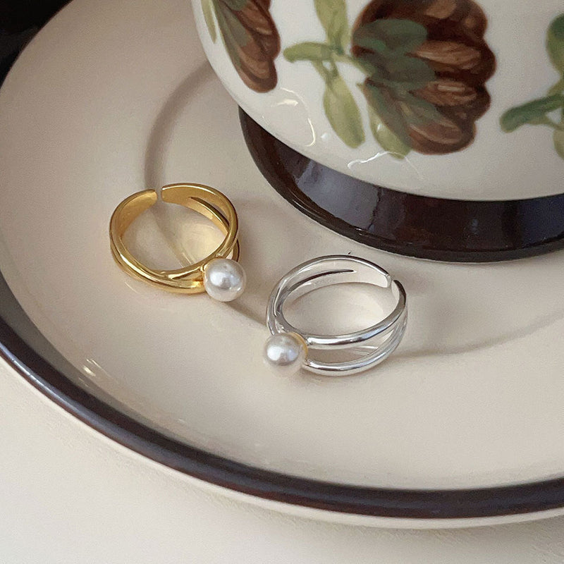 Classic Pearl Ring with Timeless Appeal