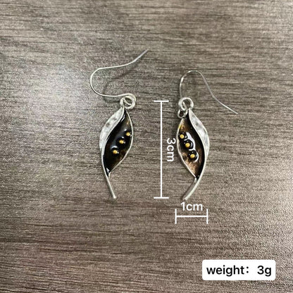 Romantic Gold Earring for Special Moments
