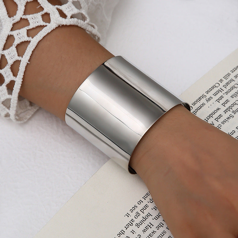 Delicate Artisan Gold Bracelet