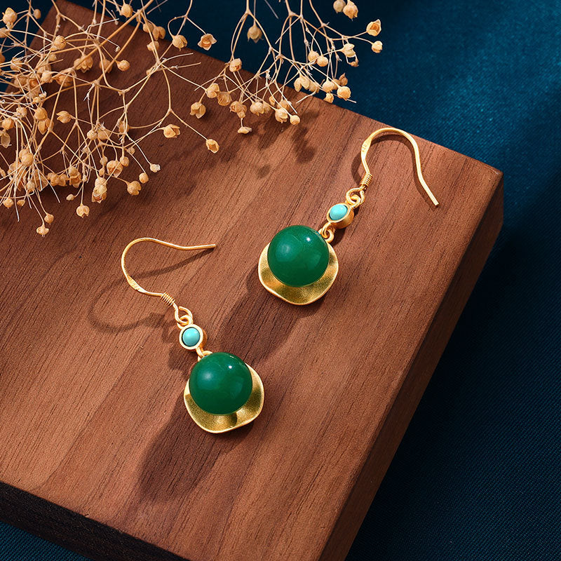 Charming Gold Earring for Any Occasion
