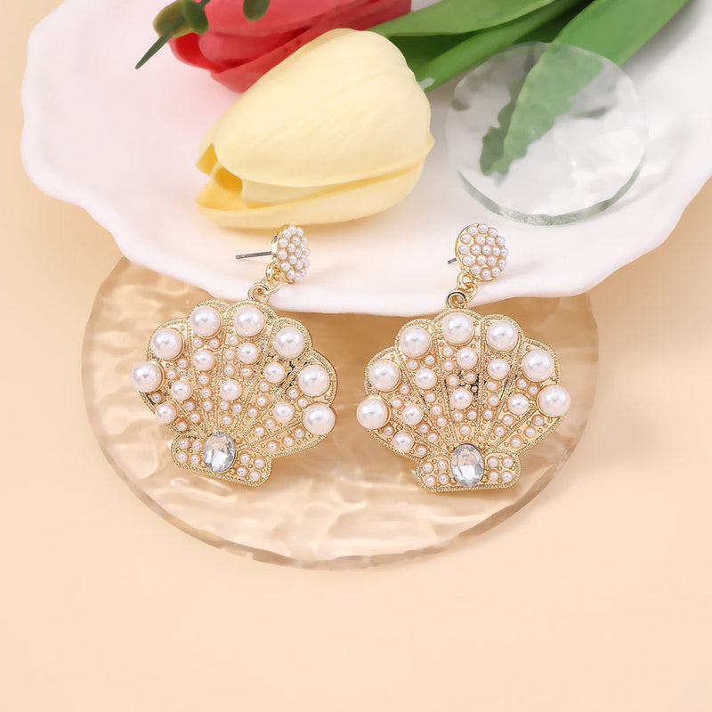 Classic Pearl Earring with Timeless Appeal