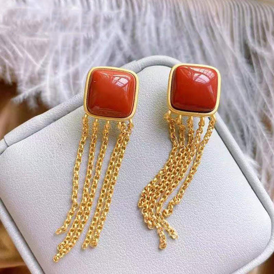 Romantic Gold Earring for Special Moments