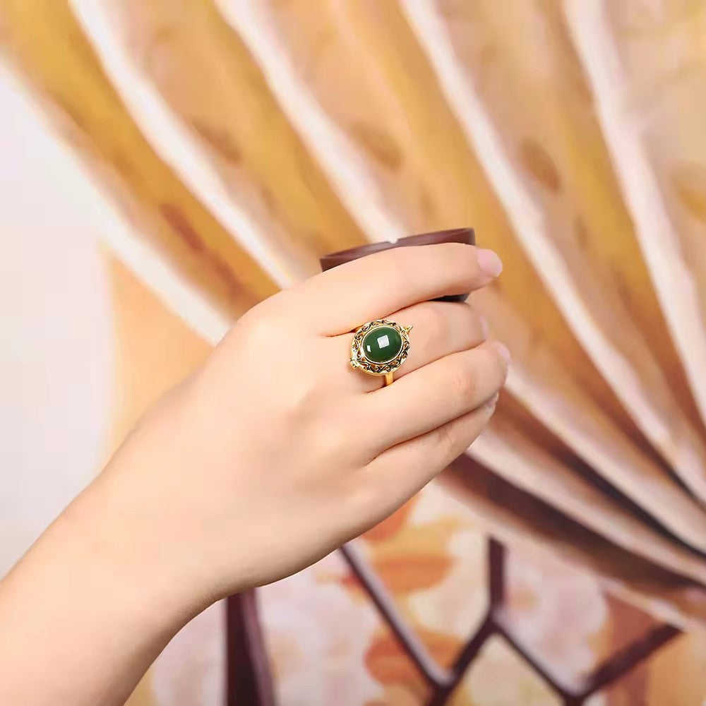 Classic Gold Ring with Timeless Appeal