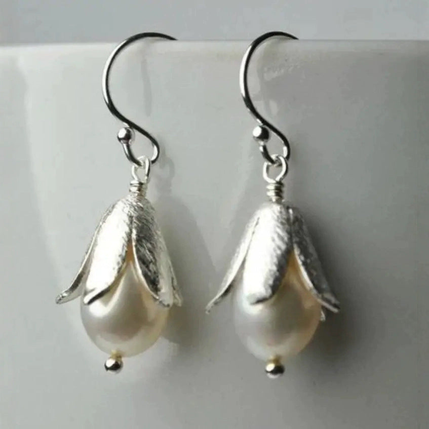 Romantic Pearl Earring for Special Moments