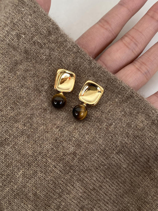 Charming Earring for Any Occasion