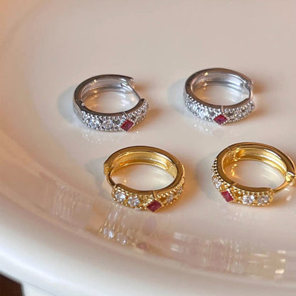 Beautiful Gold Earring with Unique Style