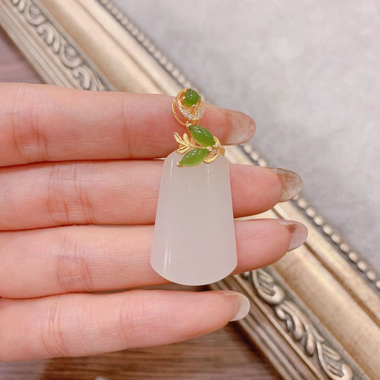 Stunning Silver Pendant for Daily Wear