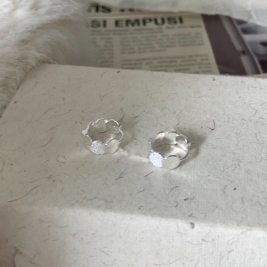 Charming Earring for Any Occasion