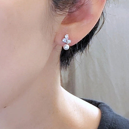 Classic Pearl Earring with Timeless Appeal