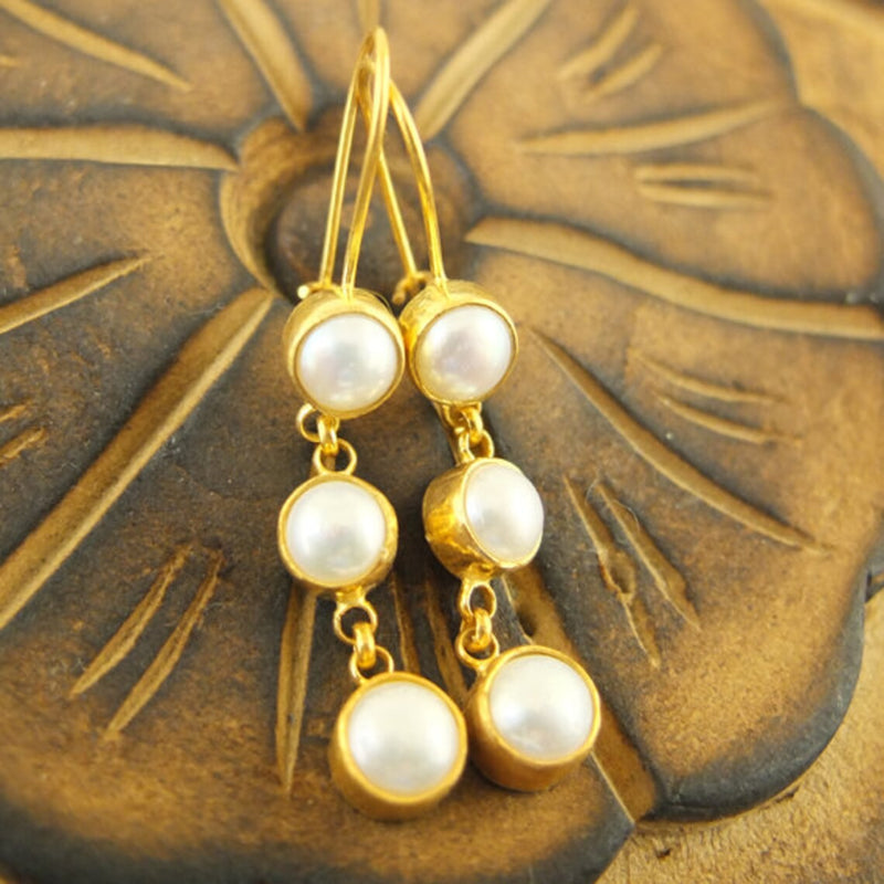 Charming Pearl Earring for Any Occasion