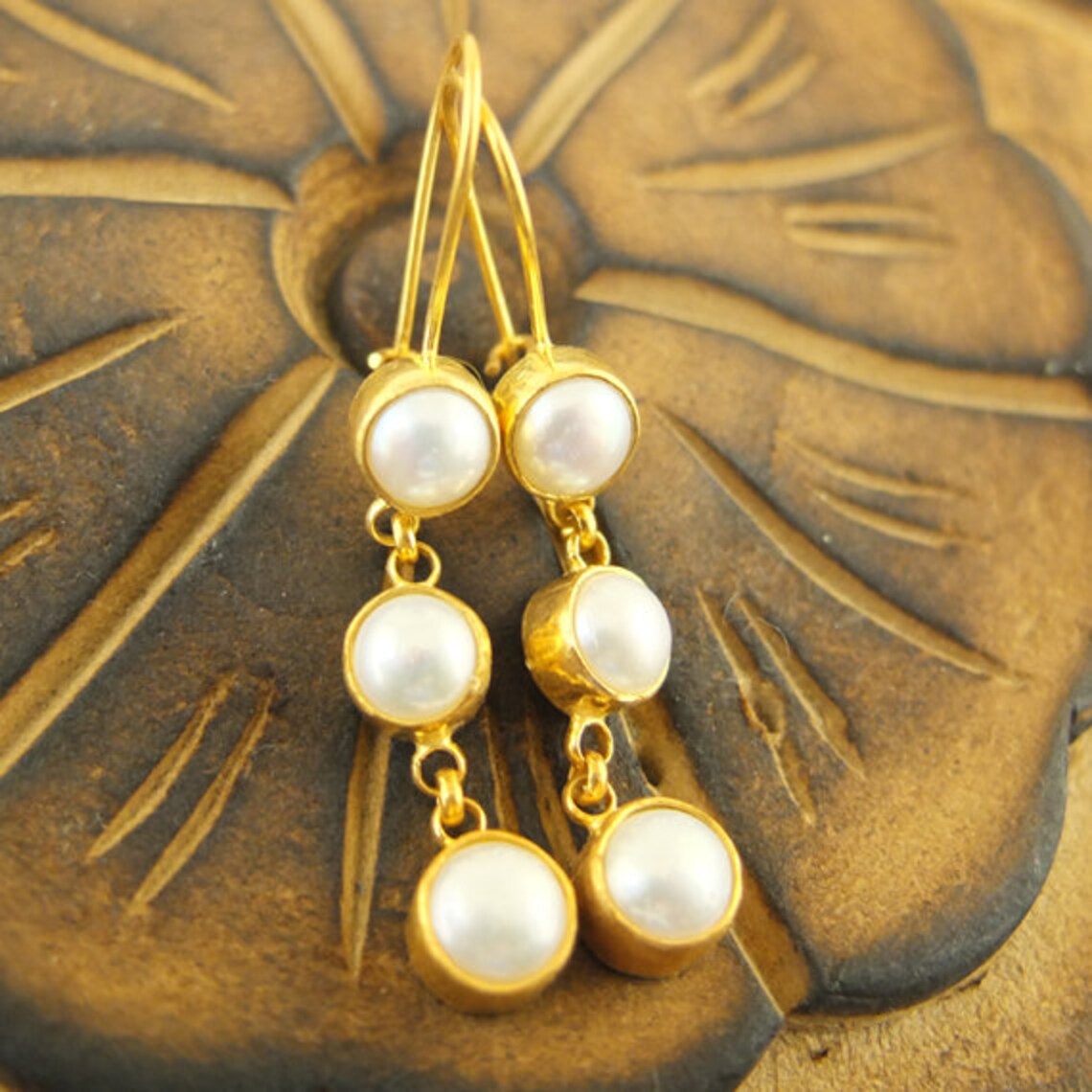 Charming Pearl Earring for Any Occasion
