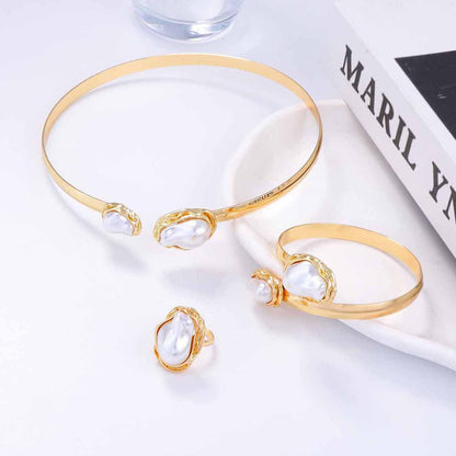 Classic Pearl Bracelet with Timeless Appeal