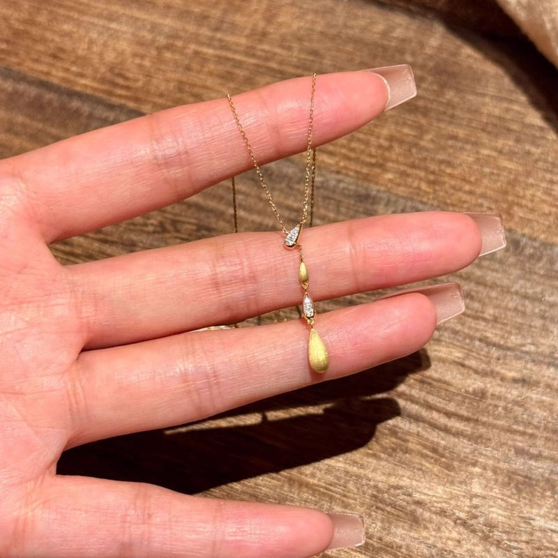 Romantic Gold Necklace for Special Moments
