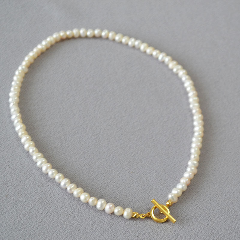 Beautiful Pearl Necklace with Unique Style
