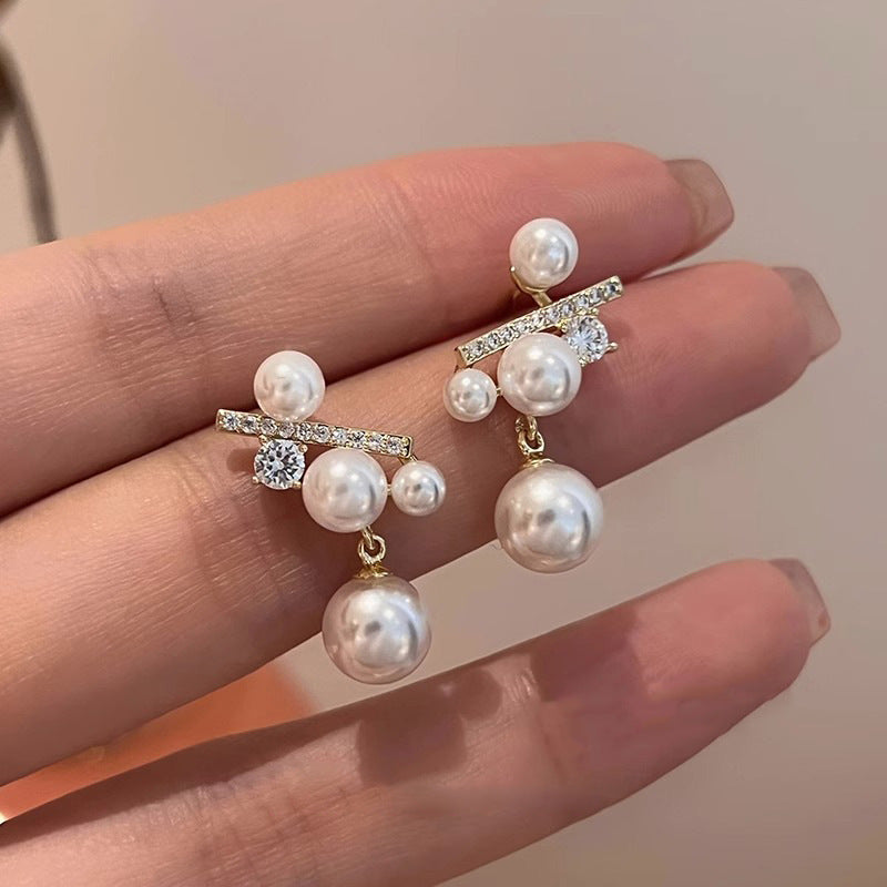 Beautiful Pearl Earring with Unique Style