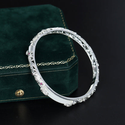 Charming Gold Bracelet for Any Occasion