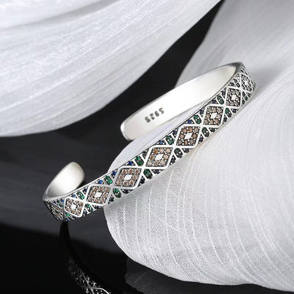 Beautiful Bracelet with Unique Style