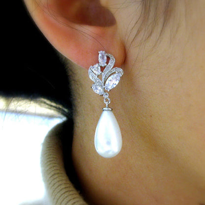 Classic Pearl Earring with Timeless Appeal