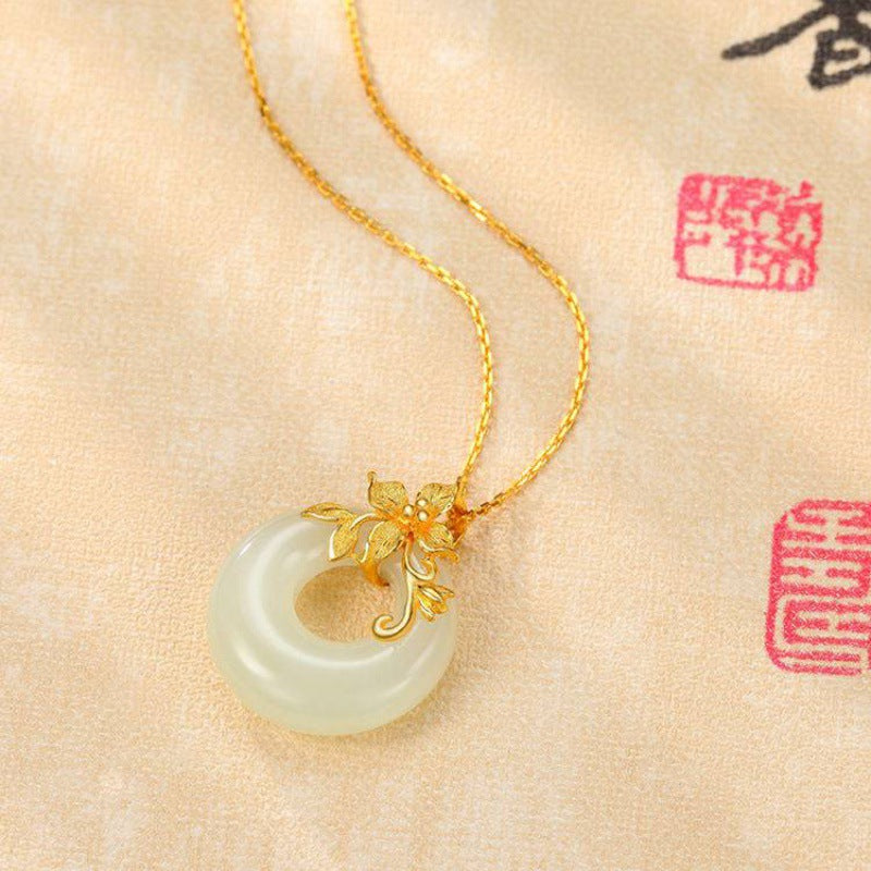 Classic Gold Necklace with Timeless Appeal