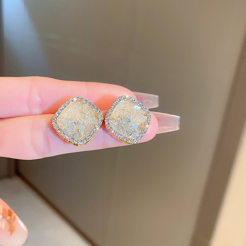 Beautiful Pearl Earring with Unique Style
