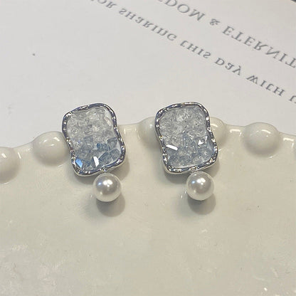 Charming Pearl Earring for Any Occasion