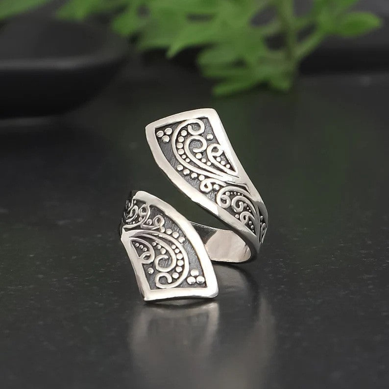 Classic Ring with Timeless Appeal