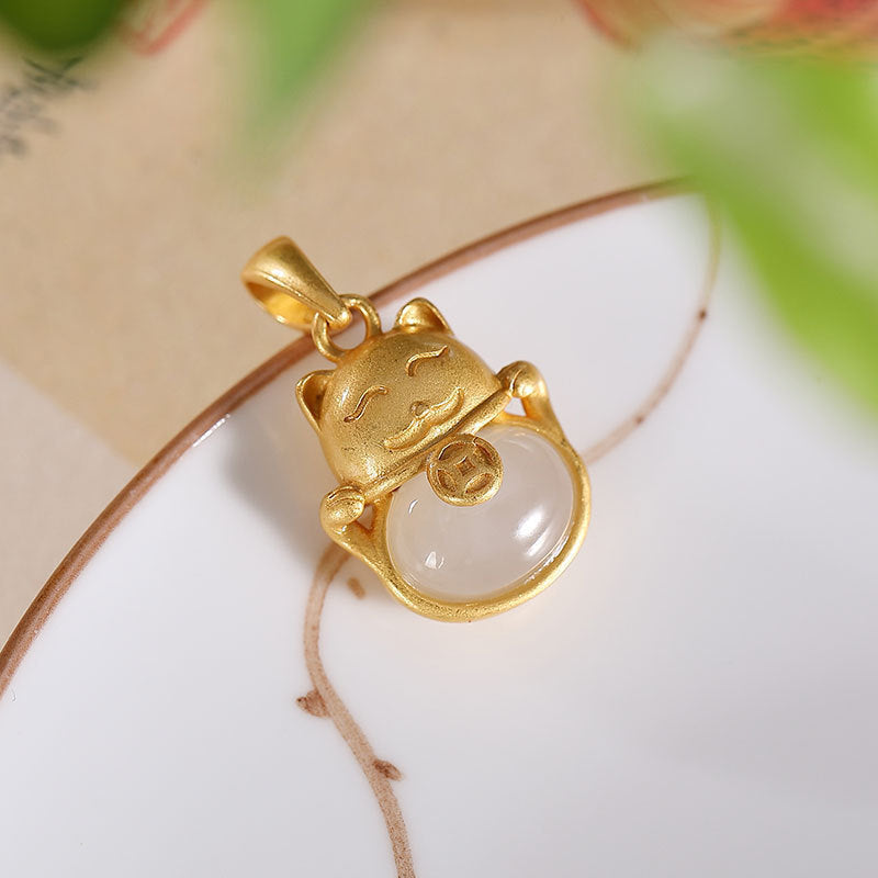 Beautiful Gold Necklace with Unique Style