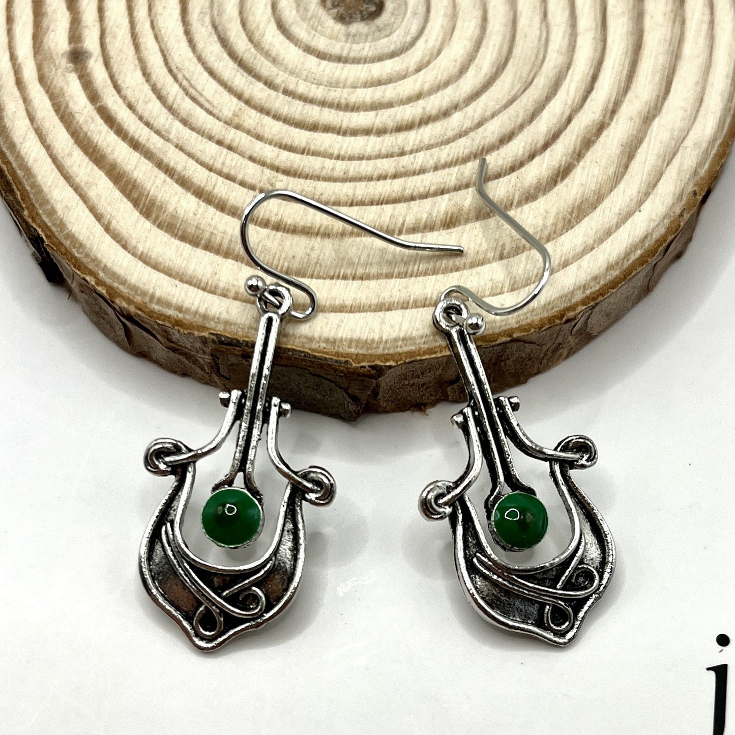 Charming Earring for Any Occasion