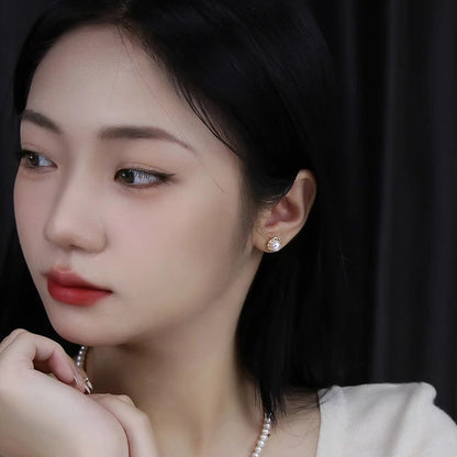 Romantic Pearl Earring for Special Moments