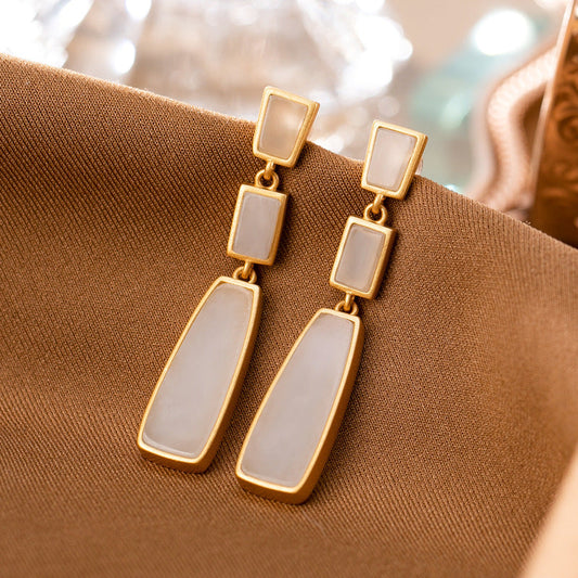 Romantic Gold Earring for Special Moments