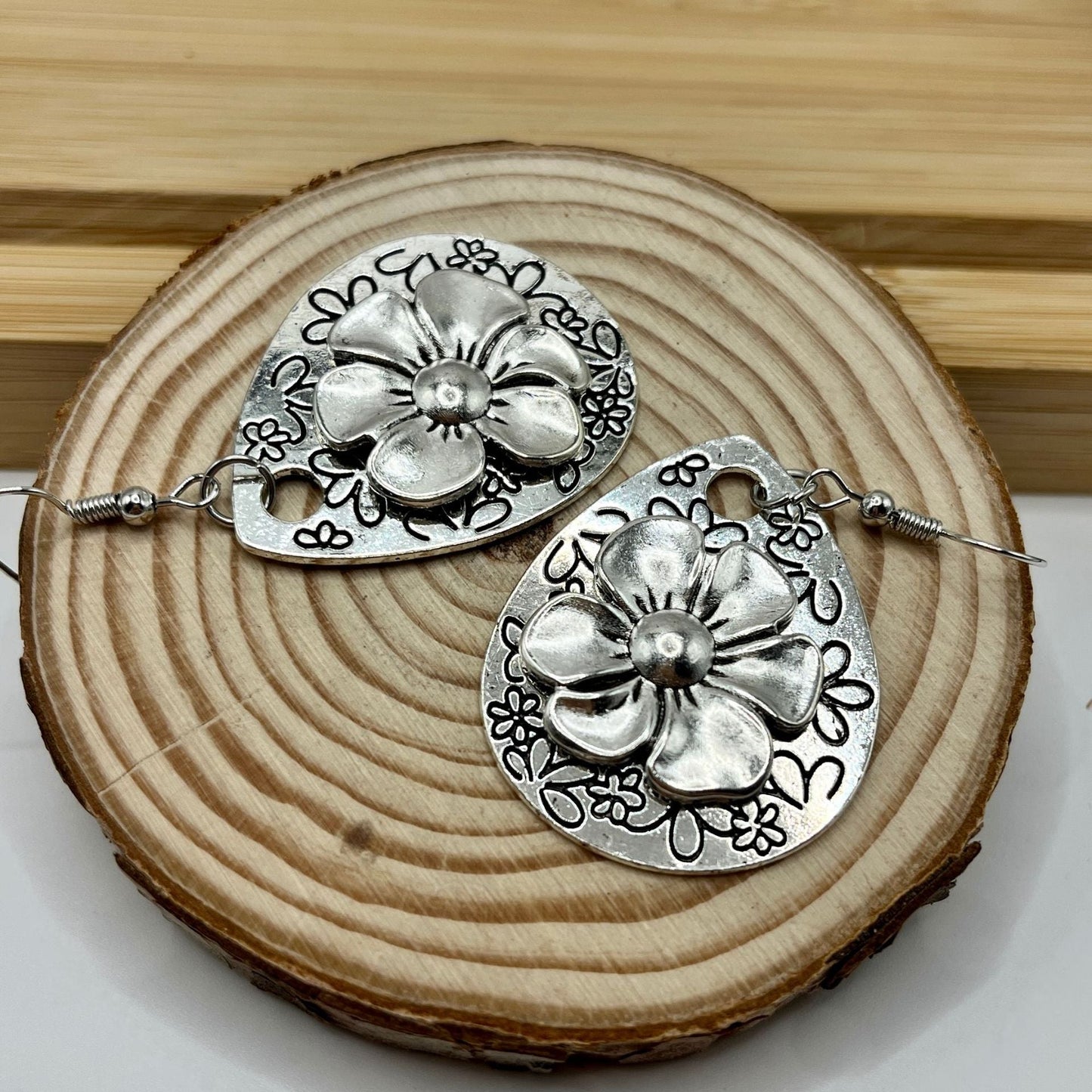 Charming Earring for Any Occasion