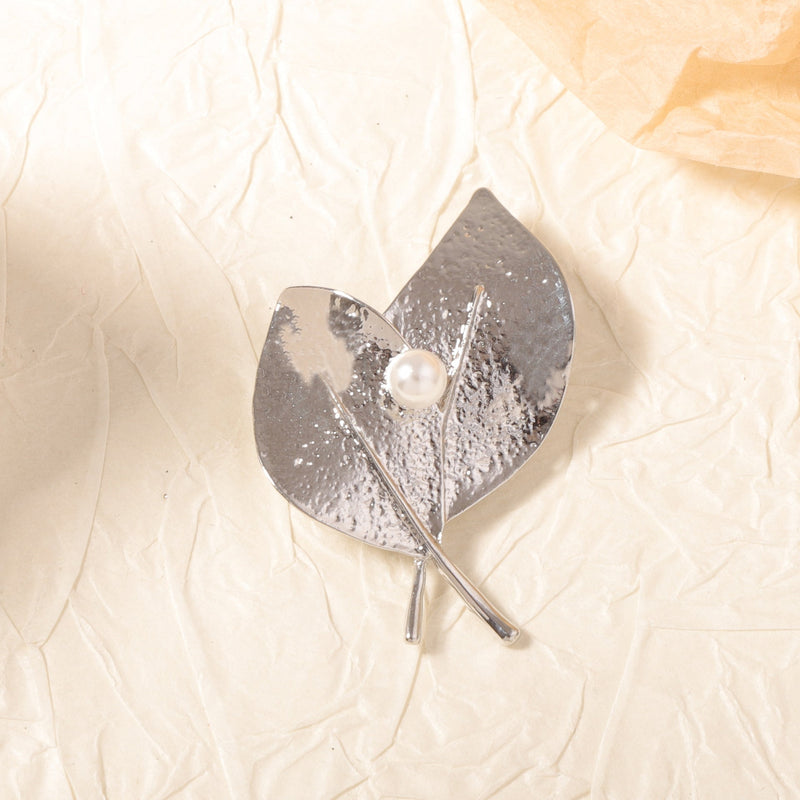 Charming Pearl Piece for Any Occasion