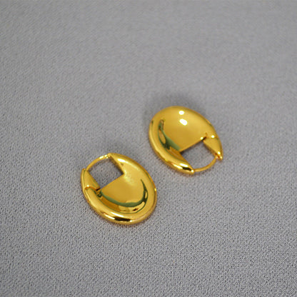Classic Gold Earring with Timeless Appeal