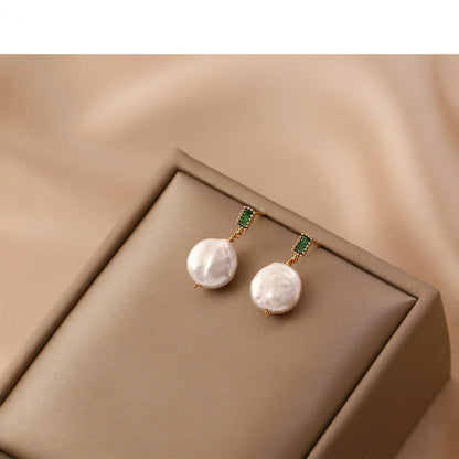 Classic Pearl Earring with Timeless Appeal