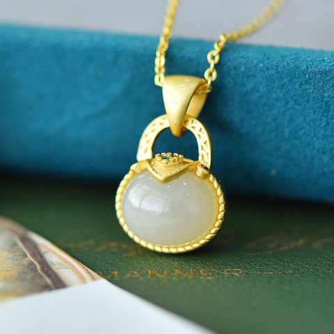 Romantic Silver Necklace for Special Moments