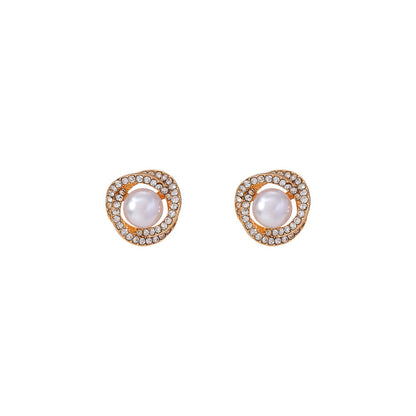 Classic Pearl Earring with Timeless Appeal