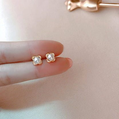 Beautiful Pearl Earring with Unique Style