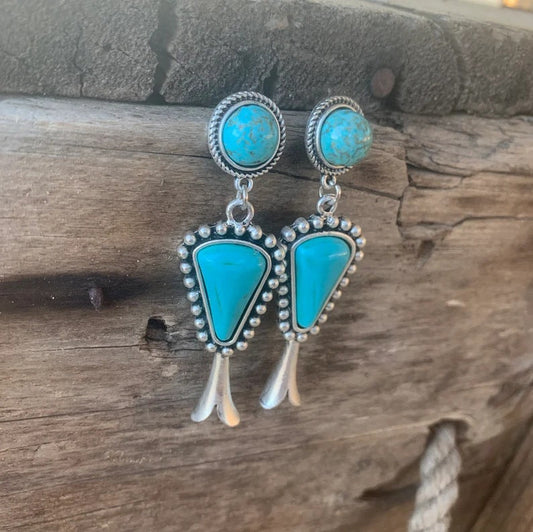 Charming Earring for Any Occasion