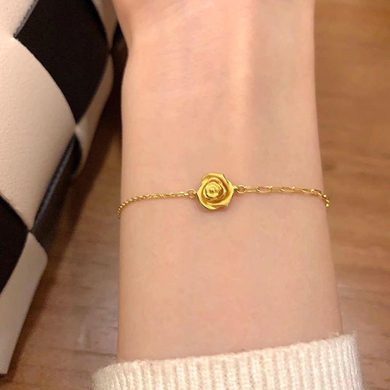 Charming Gold Bracelet for Any Occasion