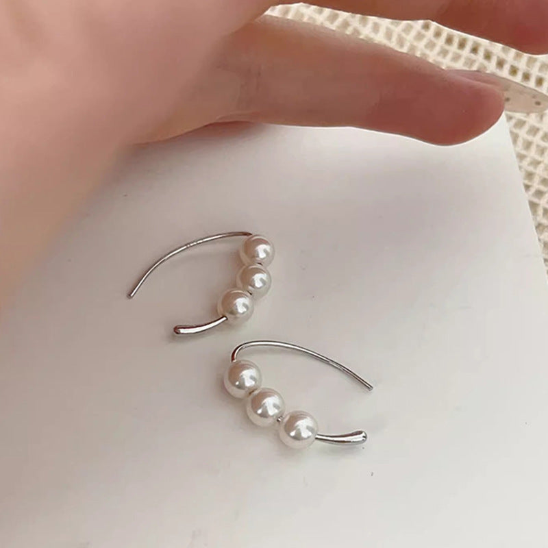 Classic Pearl Earring with Timeless Appeal